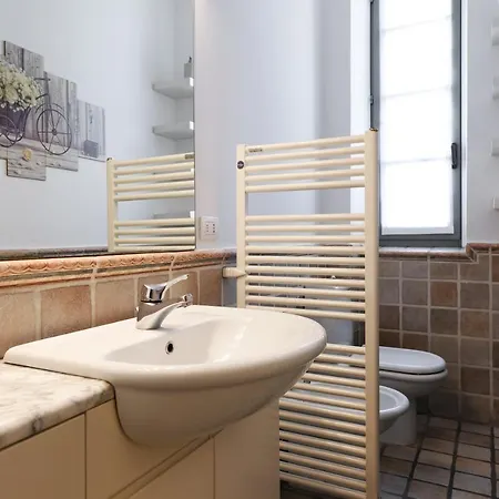 Apartamento Charming San Babila Apt. Milão
