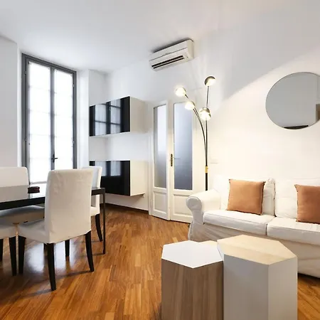 Charming San Babila Apt. Appartamento *