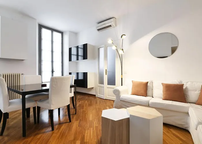 Charming San Babila Apt. Appartamento *