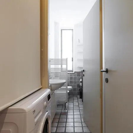 Apartamento Charming San Babila Apt. *