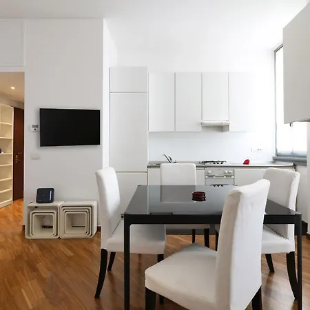 Charming San Babila Apt. Apartamento Milán